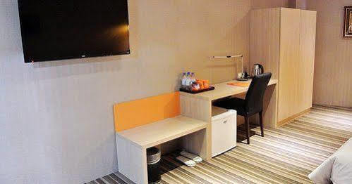 โอ เฮาส์ โฮเต็ล Hotel เกาสง ภายนอก รูปภาพ