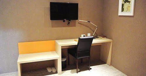 โอ เฮาส์ โฮเต็ล Hotel เกาสง ภายนอก รูปภาพ